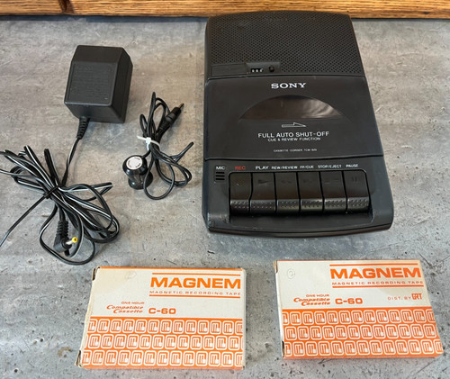 Vtg sony portable - is,